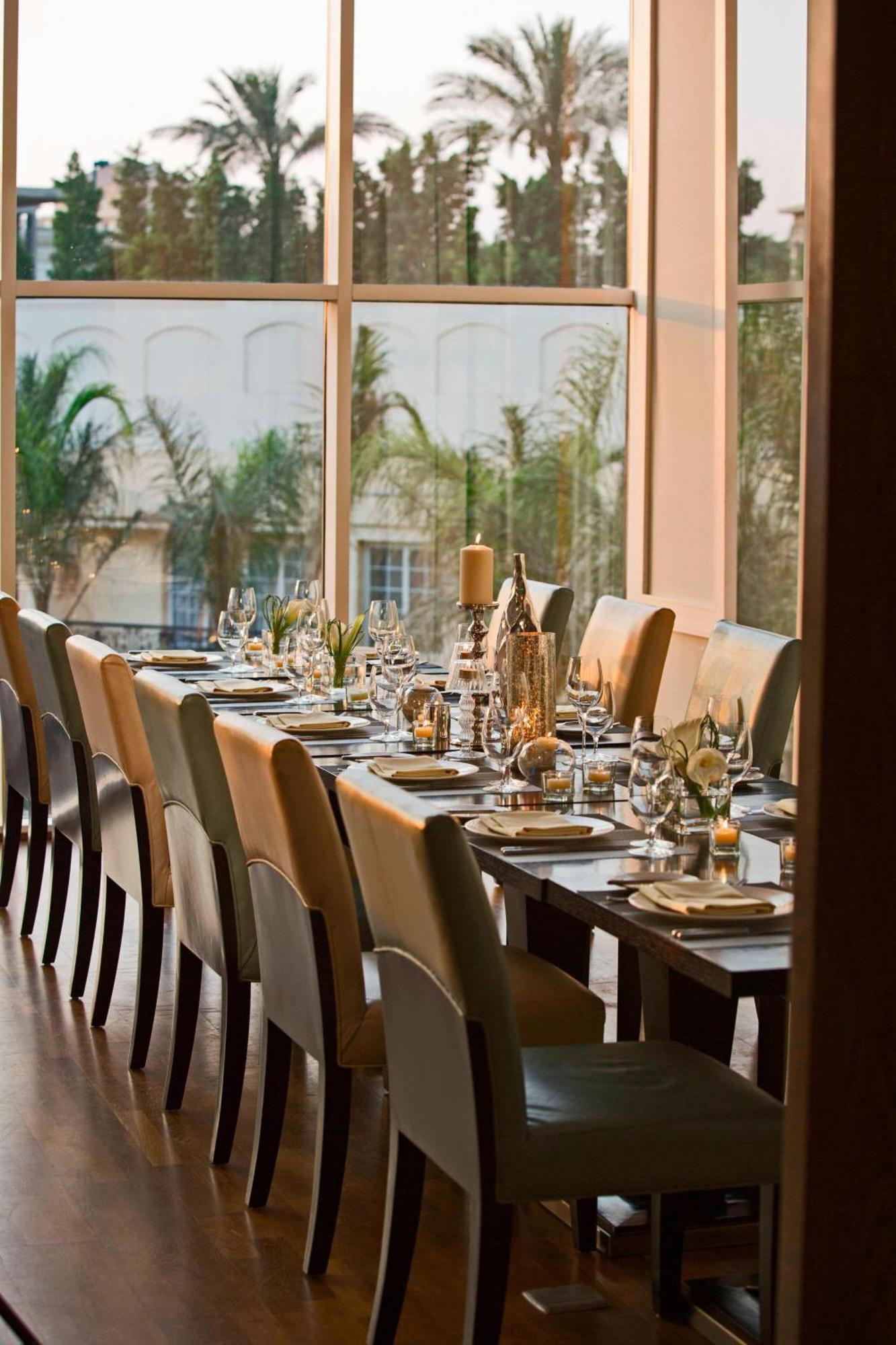 Renaissance Cairo Mirage City Hotel Bagian luar foto The private dining room at the restaurant