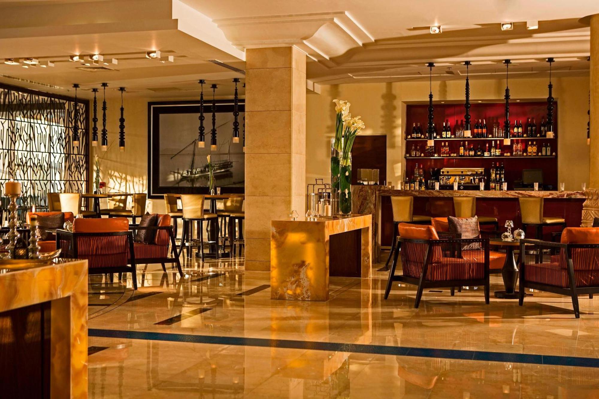 Renaissance Cairo Mirage City Hotel Bagian luar foto The bar at the Four Seasons Hotel, Istanbul