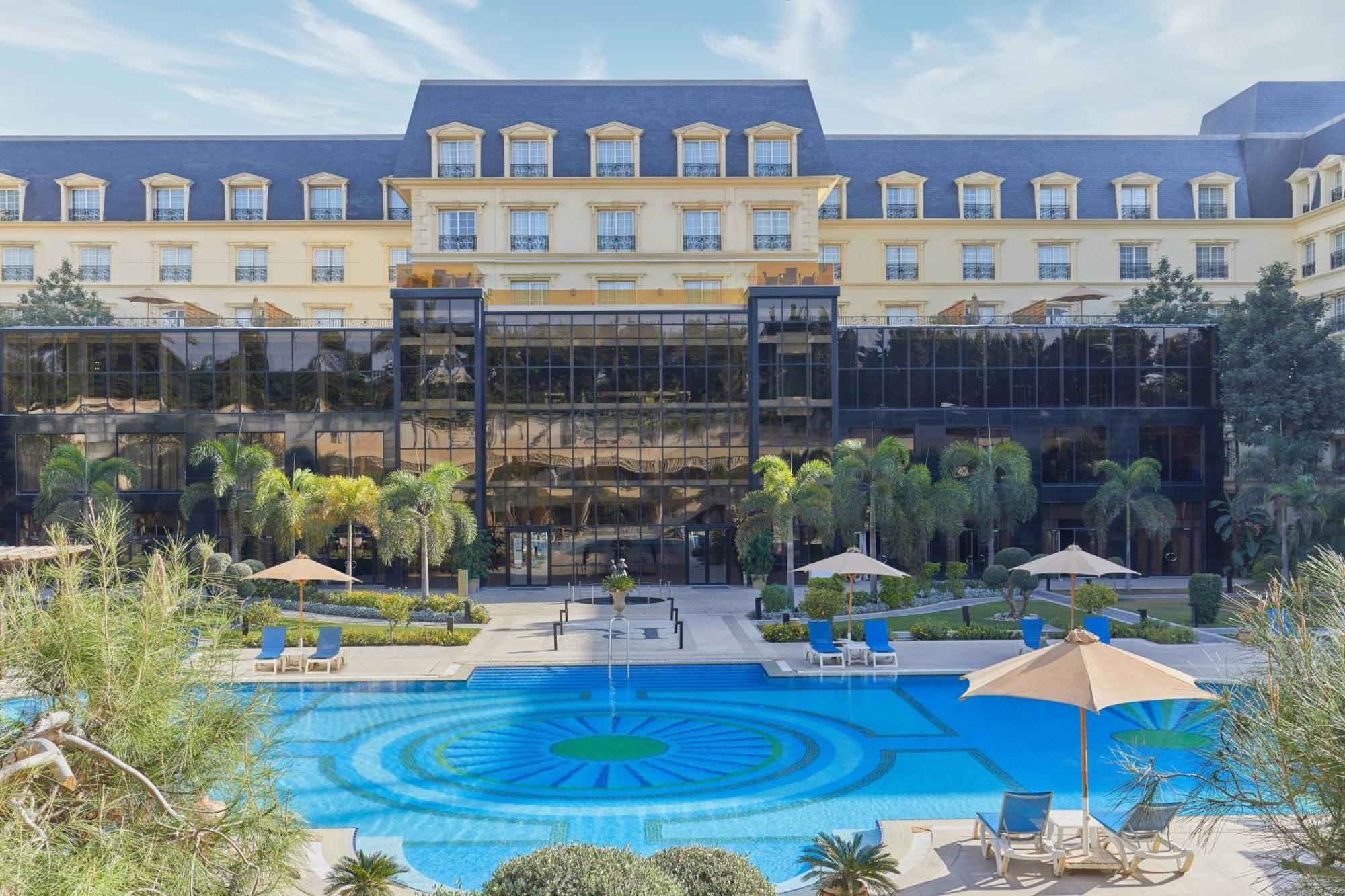 Renaissance Cairo Mirage City Hotel Bagian luar foto The hotel's main entrance