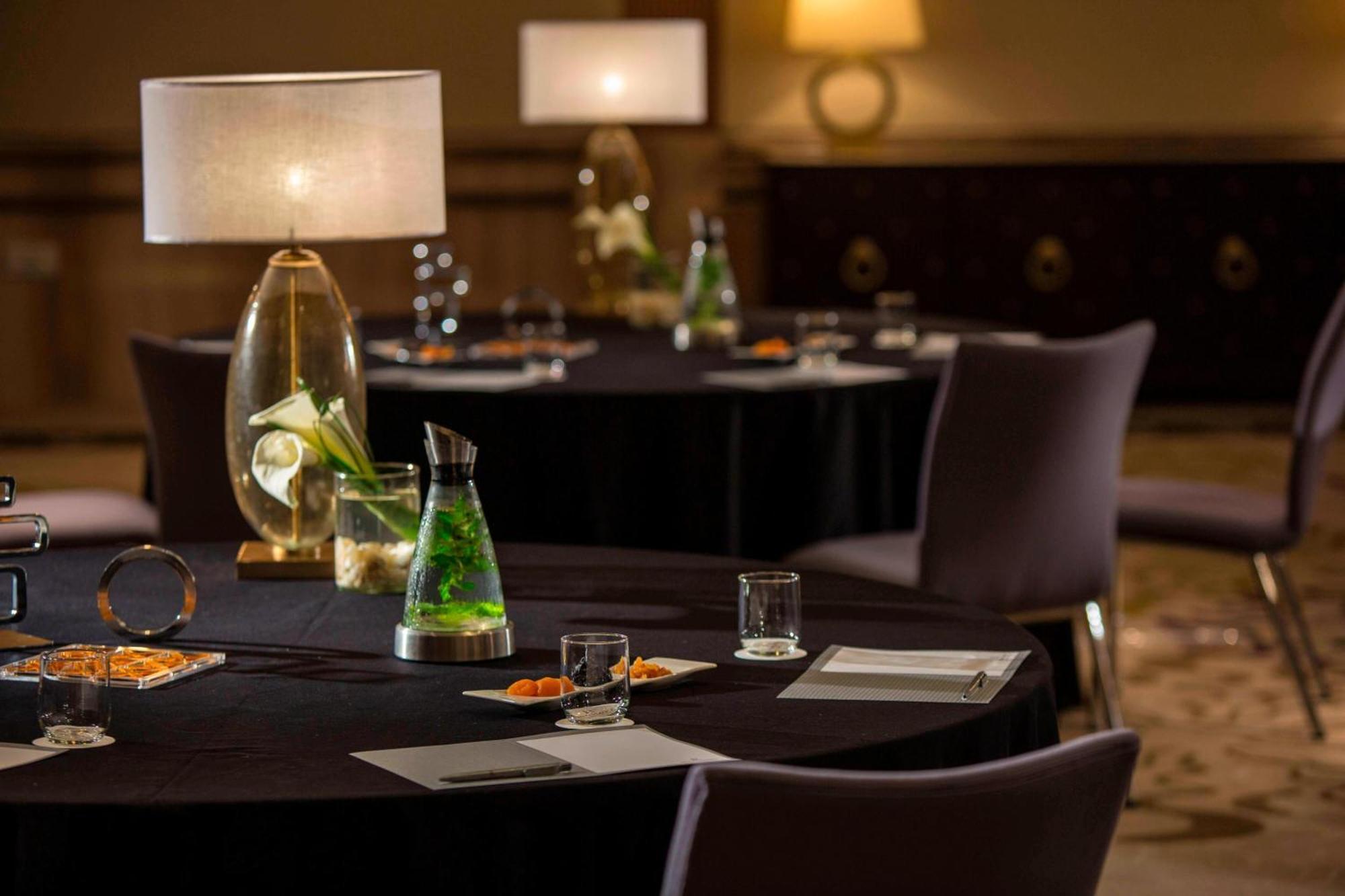 Renaissance Cairo Mirage City Hotel Bagian luar foto The Westin Meeting Room
