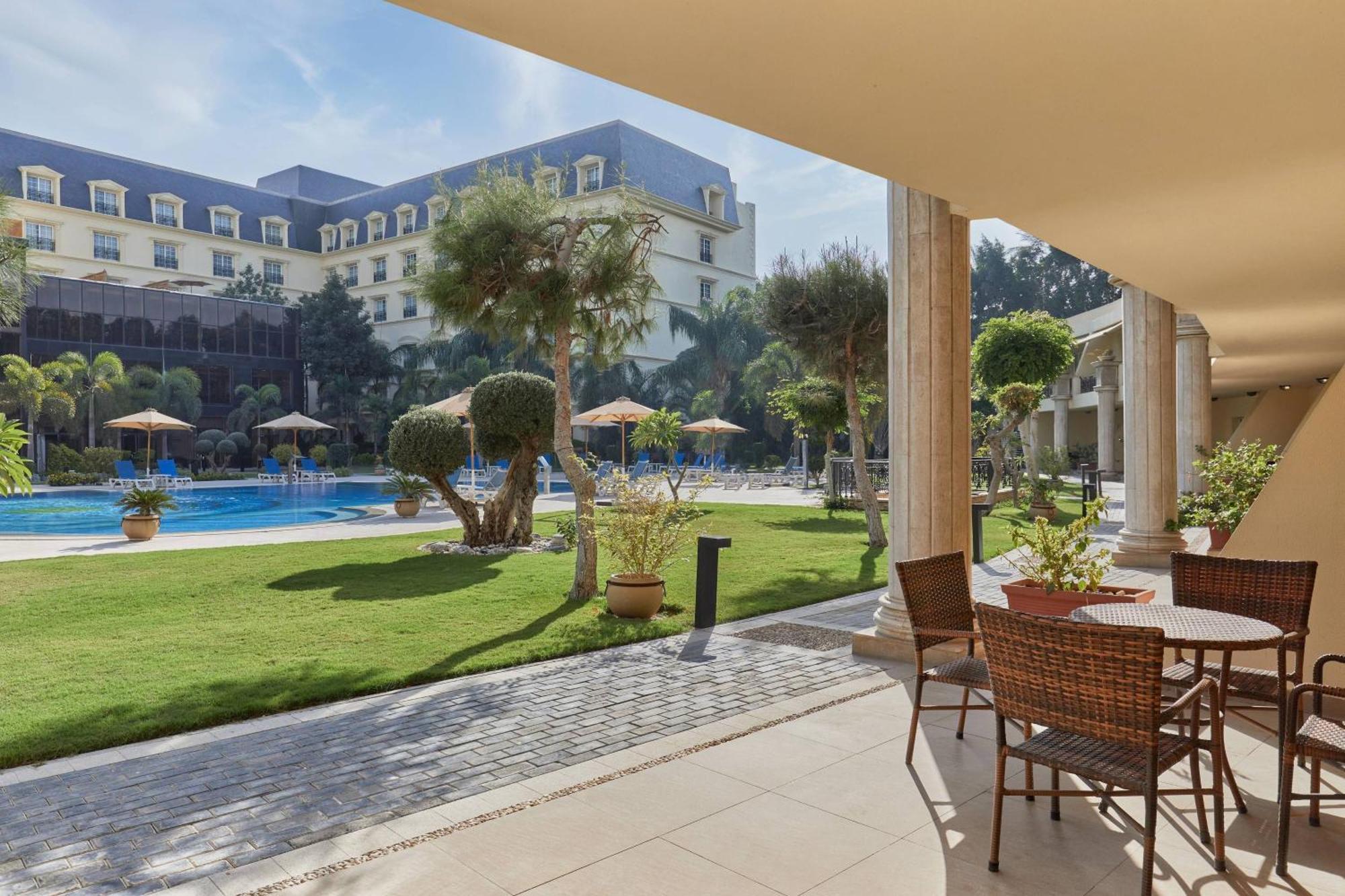Renaissance Cairo Mirage City Hotel Bagian luar foto