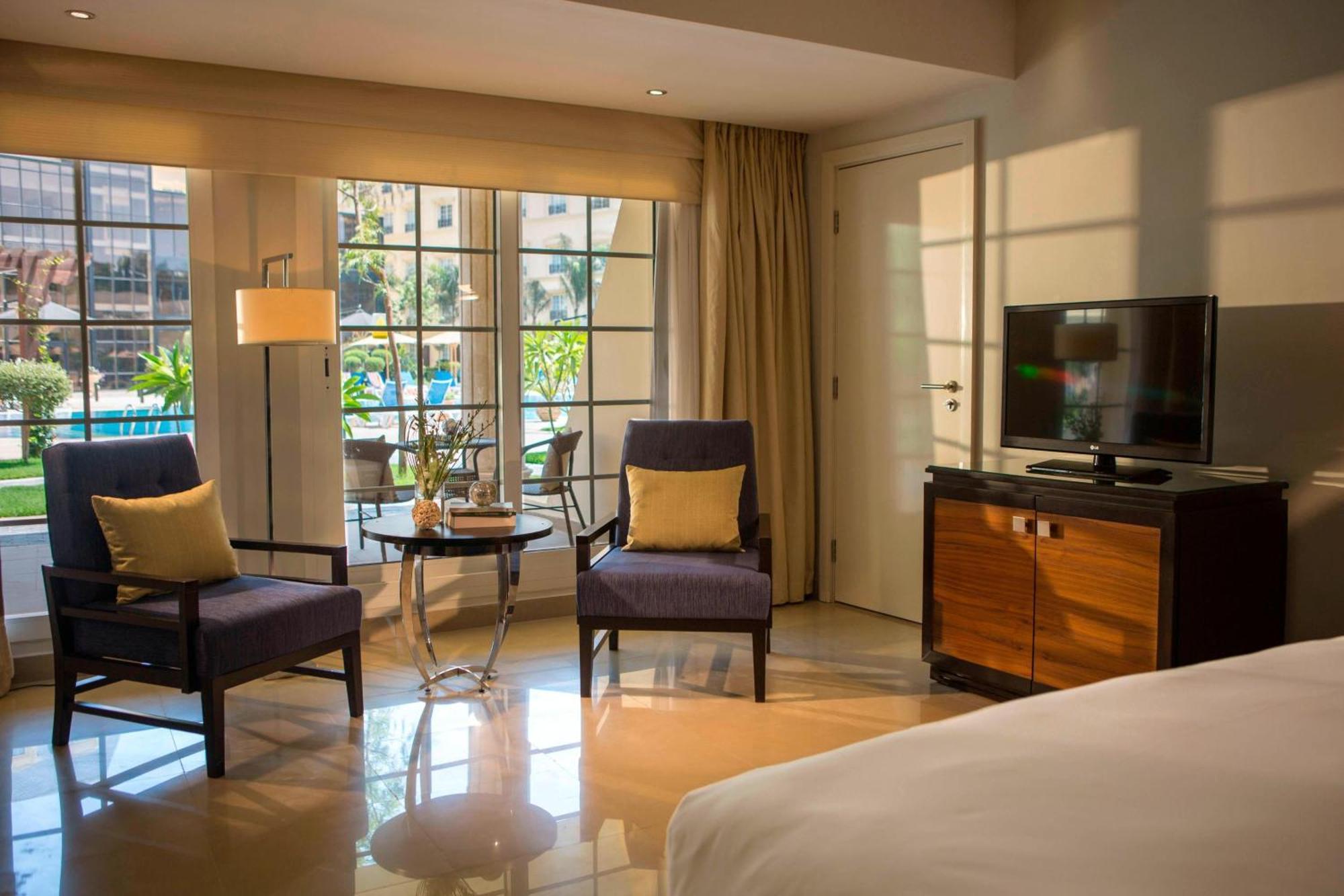 Renaissance Cairo Mirage City Hotel Bagian luar foto